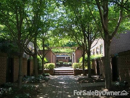 3rd image of 354 N Saint Asaph St