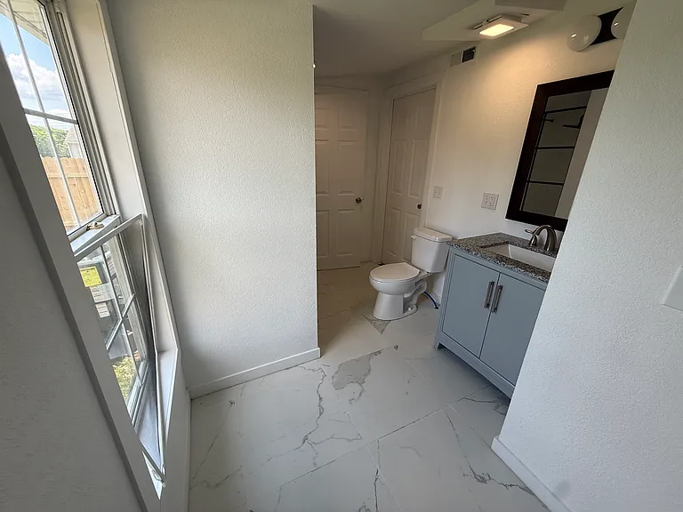 236 S Ewing St — Photo 11