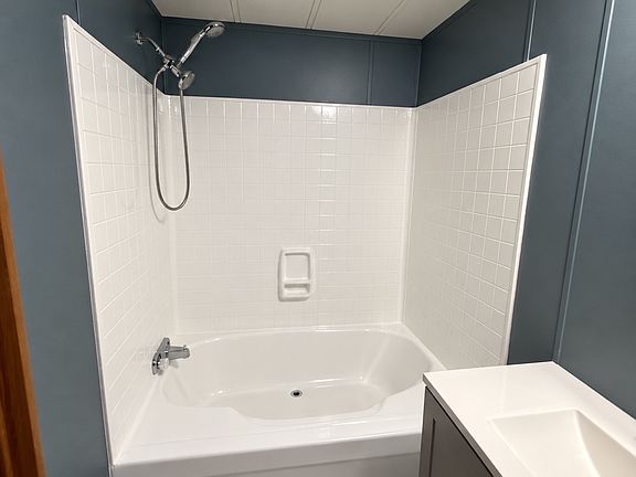 5th image of 5407 Post Rd #123