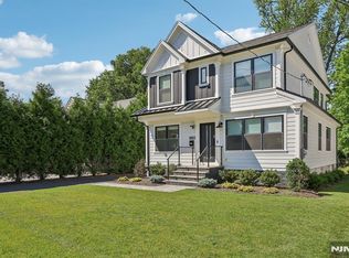 676 Ridgewood Ave, Oradell, NJ 07649
