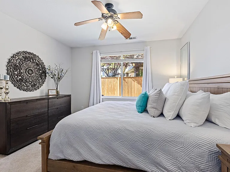 611 Ash Ct — Photo 10