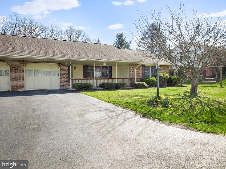 11921 N Woodlea Dr