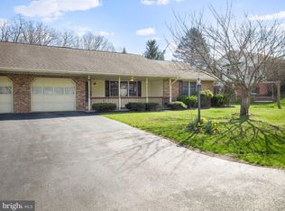 11921 N Woodlea Dr, Waynesboro, PA 17268