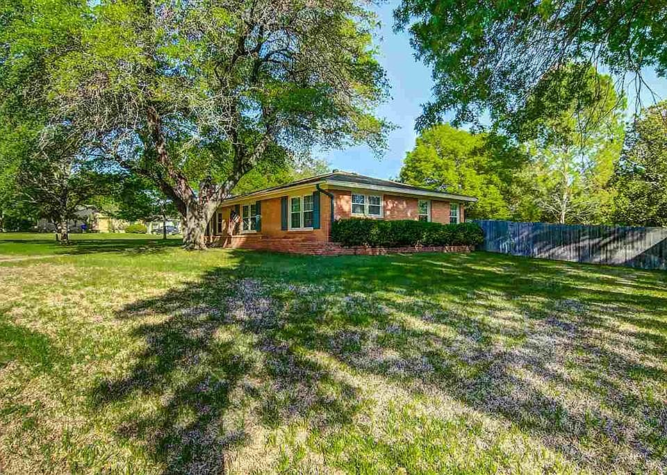 2nd image of 3817 Huaco Ln