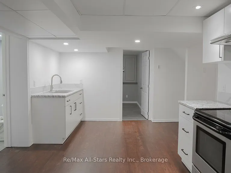1 Crescent Ct #LOWER — Photo 8