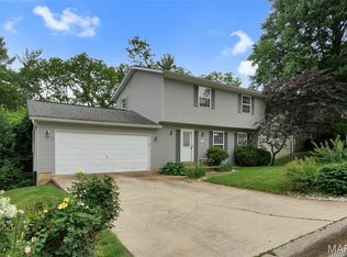 4723 Brecht Ln, Godfrey, IL 62035