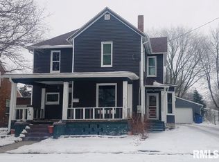 229 S 5th St, Monmouth, IL 61462