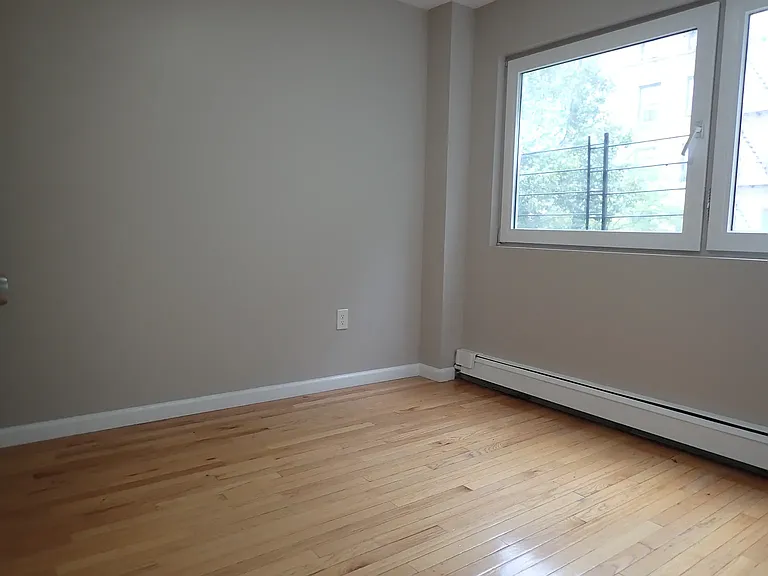 1174 Sherman Ave #3 — Photo 11