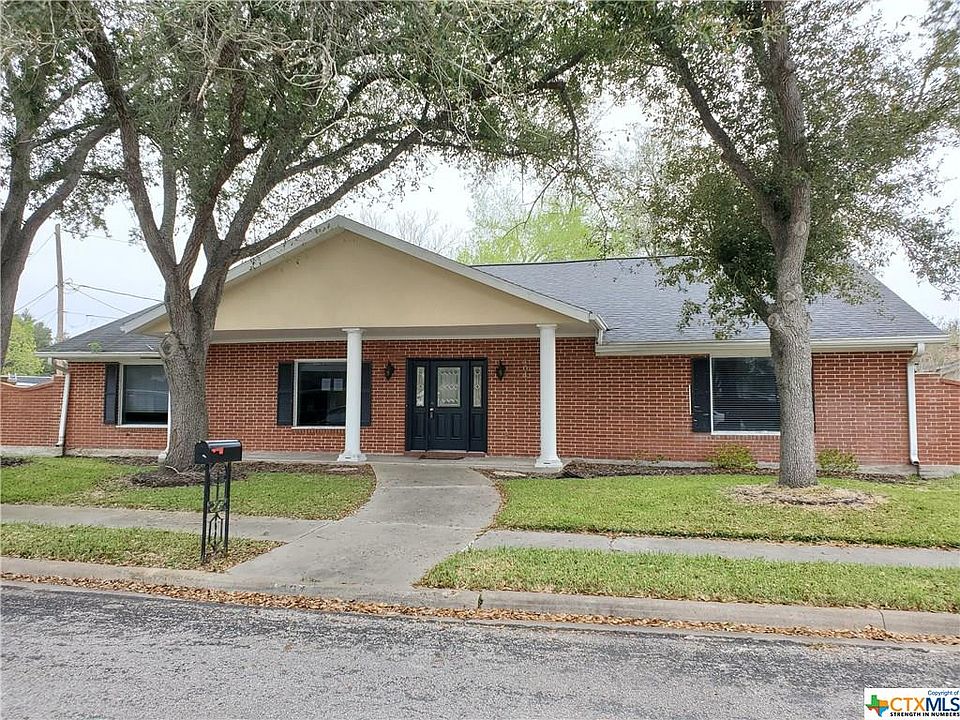 1st image of 404 Beechwood Dr