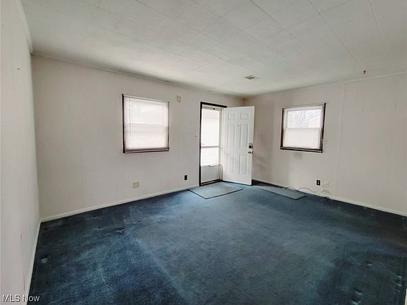 3rd image of 9 Mahoning Ct