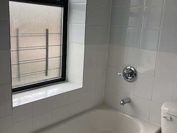 5th image of 230 E 26th St #3CC