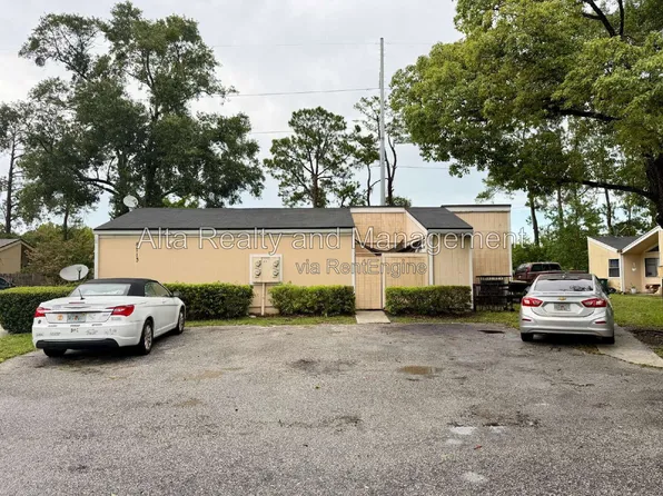 8113 San Jose Manor Dr E APT 3, Jacksonville, FL 32217