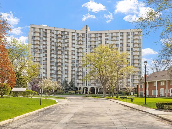 40 N Tower Rd APT 15K, Oak Brook, IL 60523