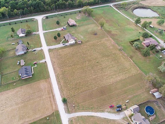 3rd image of 398295 W 3230th Dr