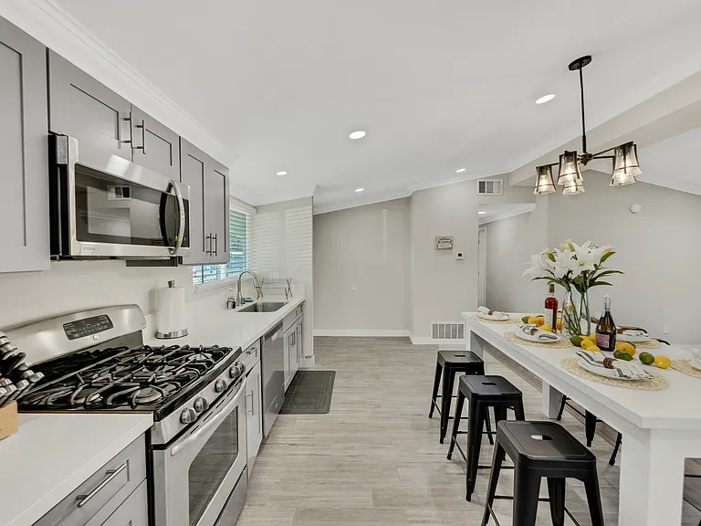 10462 Poona Dr — Photo 26