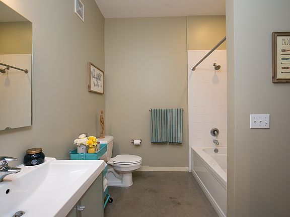 5th image of 2840 Bryant Ave S APT 104