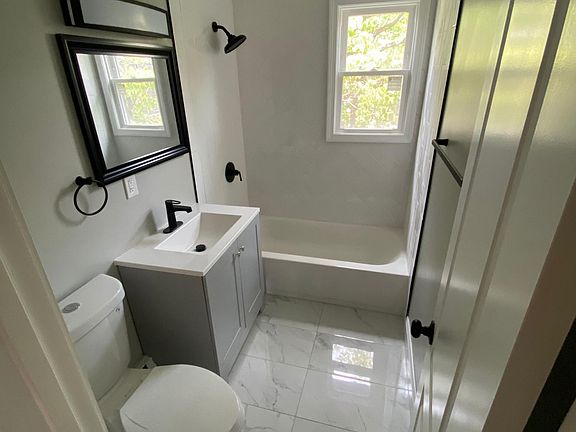 4th image of 311 Blake St #27