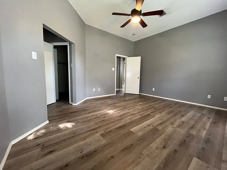 8201 Pacific St — Photo 18