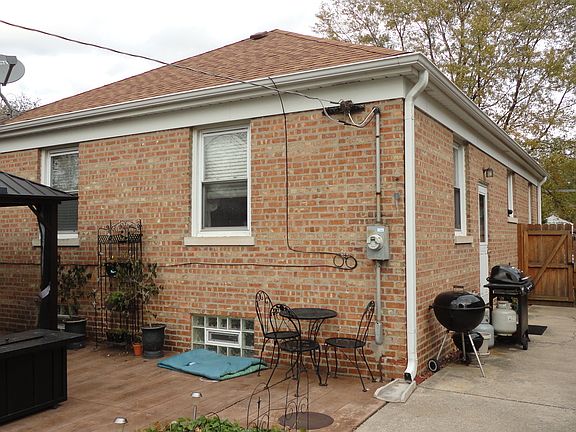 5th image of 9744 S Millard Ave