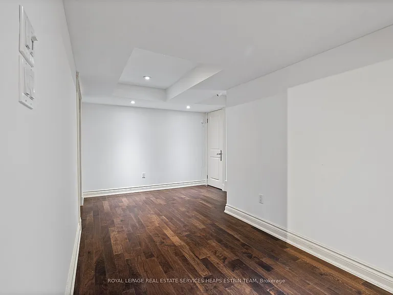 110 Parklea Dr — Photo 20