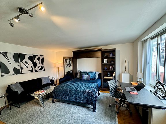 2nd image of 227 Mulberry St APT 5a