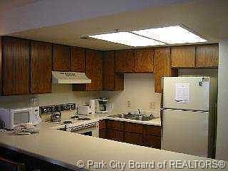 3rd image of 1485 Woodside Ave #204B