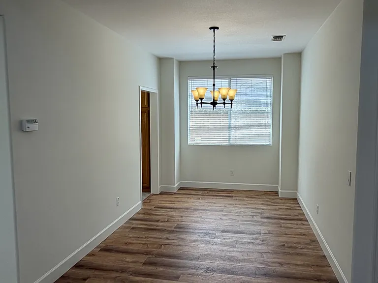 27814 Bloomfield Ct — Photo 6