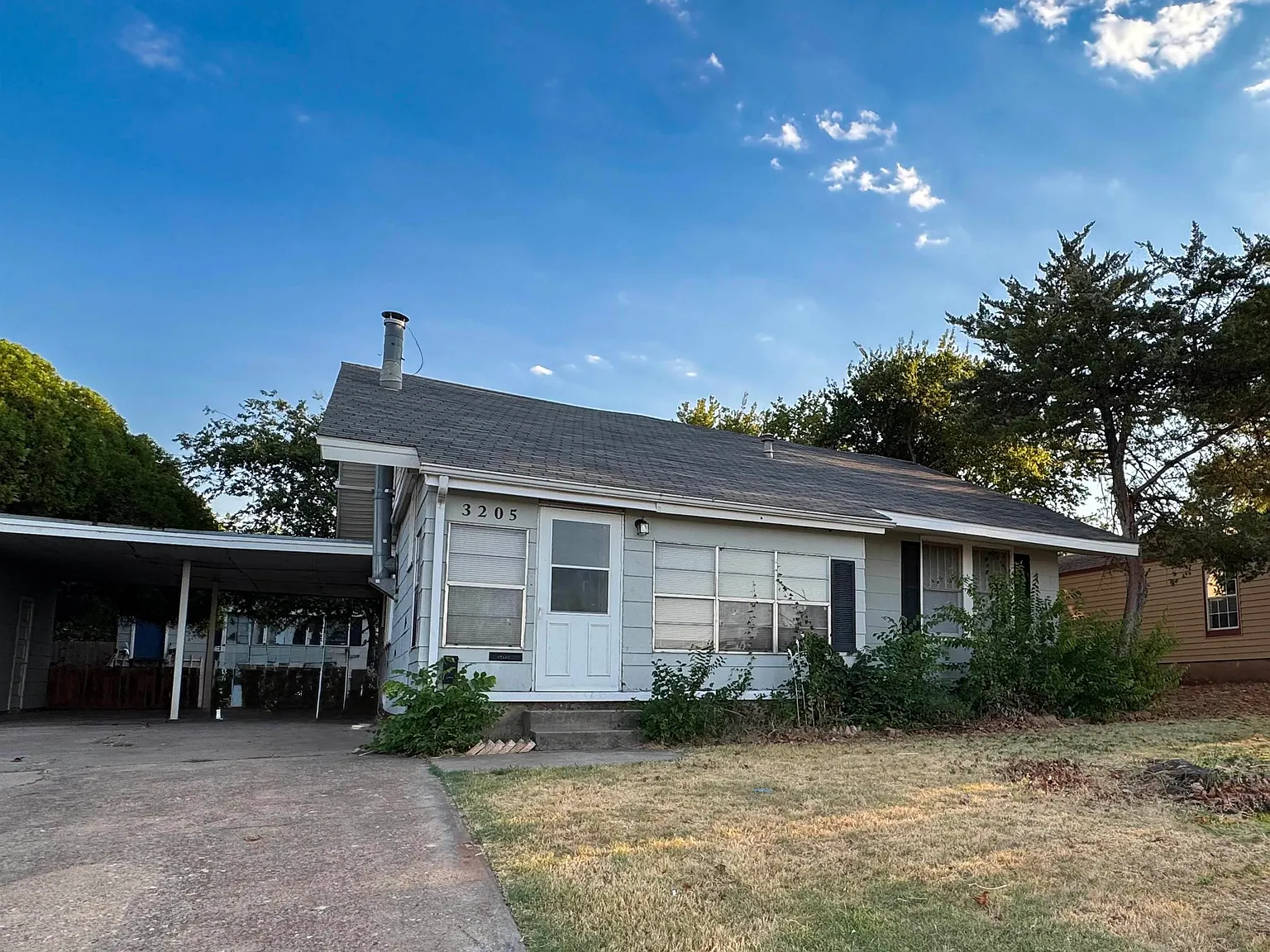 3 bed, 2.0 bath, 1292 sqft, $1,495 — Photo 1