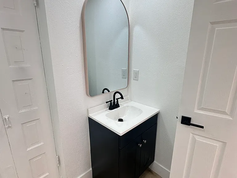 611 N Kaweah St #330 — Photo 7
