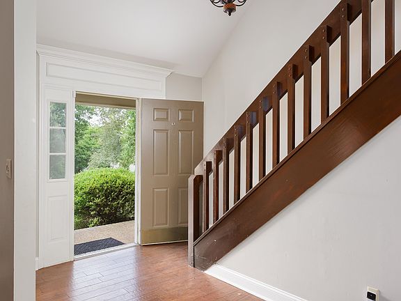 3rd image of 316 Westbury Ln