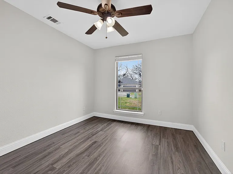 118 Vaughn Ln — Photo 8