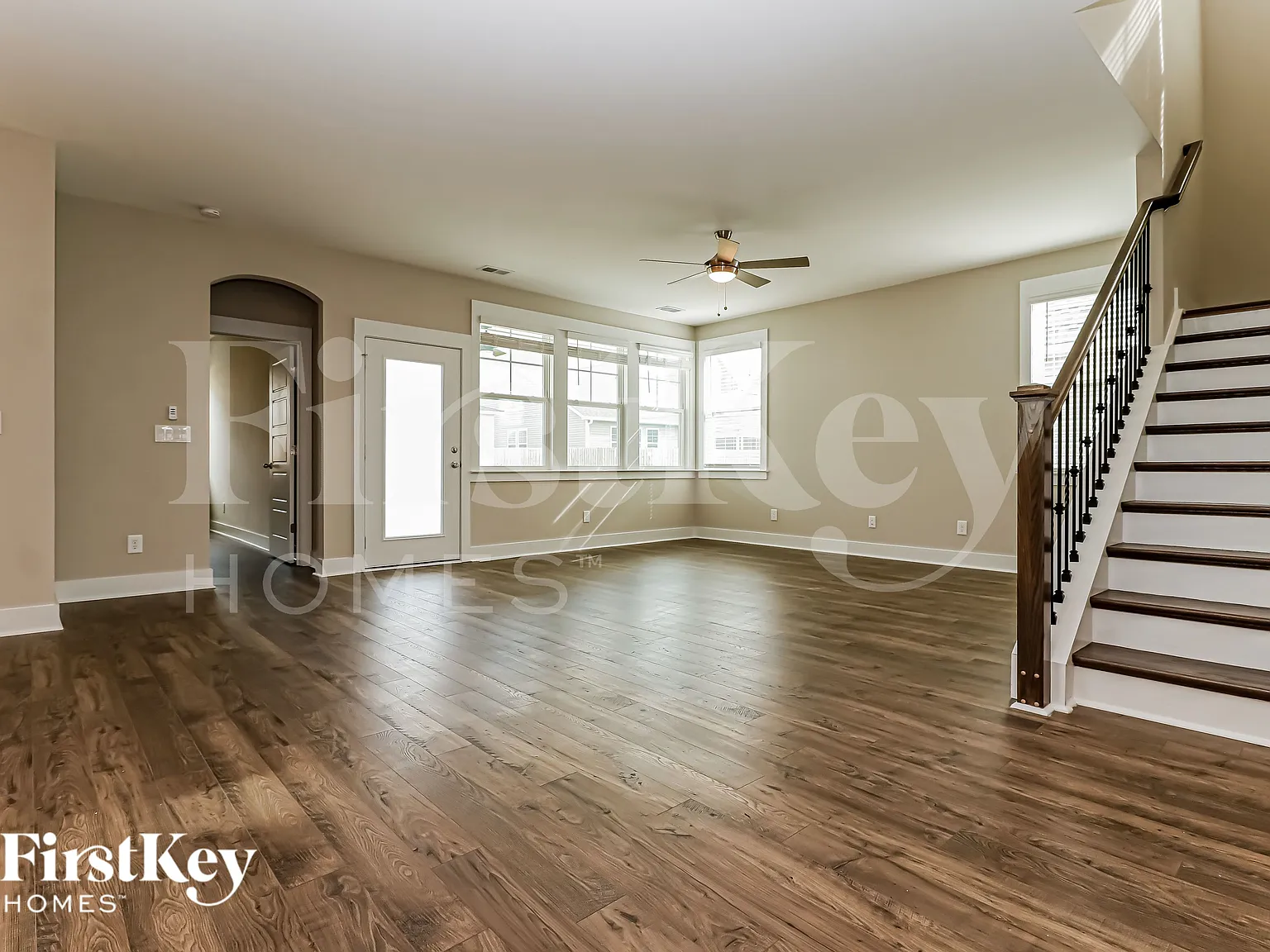 3 bed, 2.5 bath, 2700 sqft, $2,830 — Photo 2