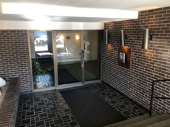 4th image of 8444 W Wilson Ave Unit 409