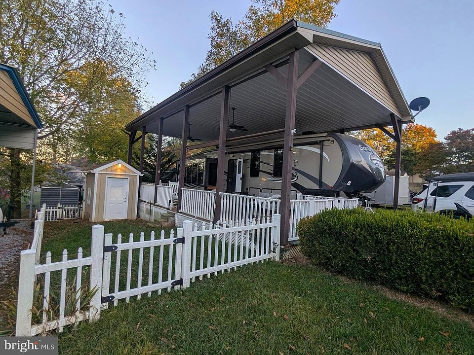 1st image of 5 Bear Bottom Rd