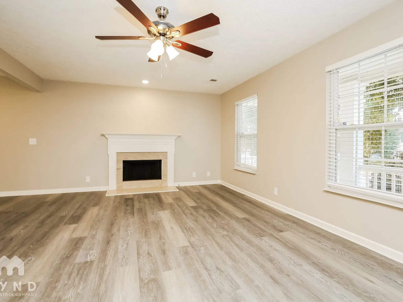 3 bed, 2.5 bath, 1641 sqft, $2,399 — Photo 3