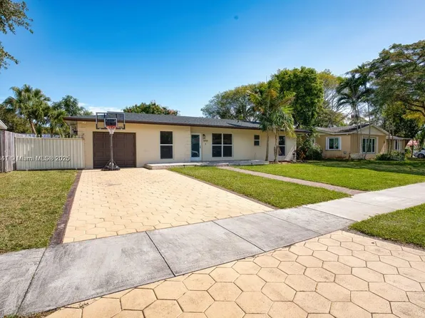 18033 SW 89th Pl, Palmetto Bay, FL 33157