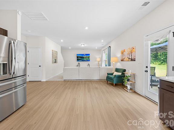 4th image of 6230 Gala Ln