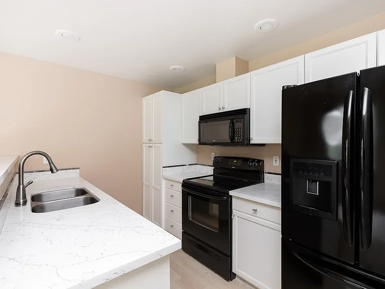 25235 SE Klahanie Blvd #N201 — Photo 4