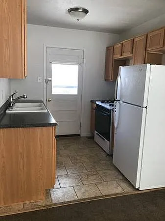 1714 Morrison Ave — Photo 3