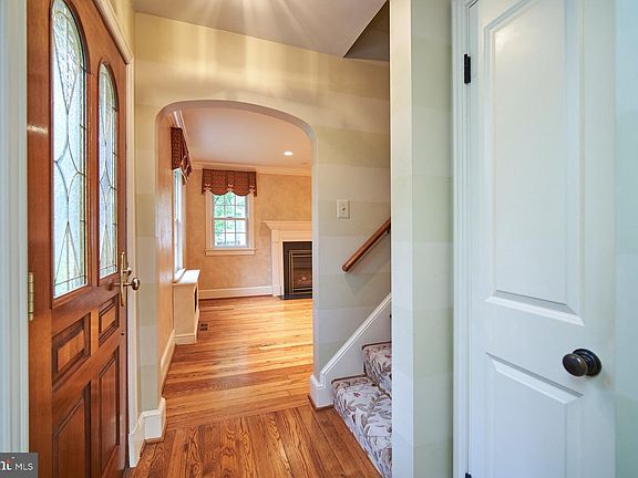 4th image of 617 Poplar Dr