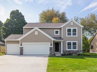 2595 Sleepy Hollow Dr, Portage, MI 49024