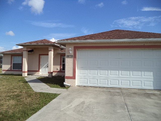 1st image of 2613 NE 1st Pl
