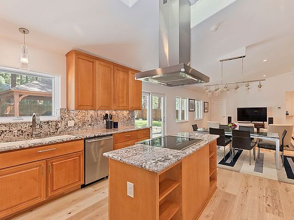 Chef's Kitchen / Open Living