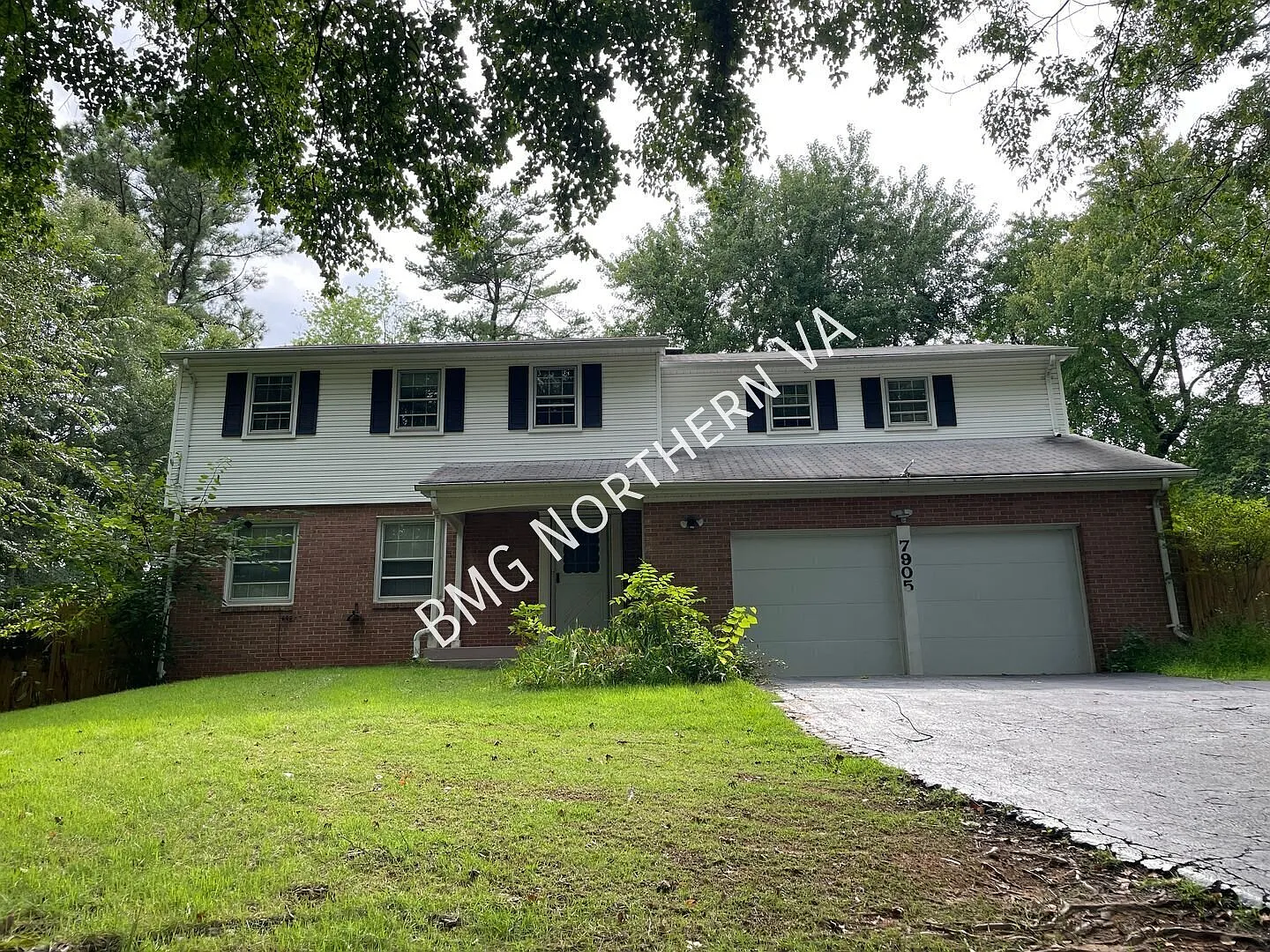 Exceptional Spacious 6 BR / 3 BA Home In The Sought-After Community of McLean — Photo 1
