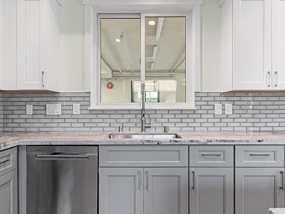 5th image of 30 S 22nd St #1