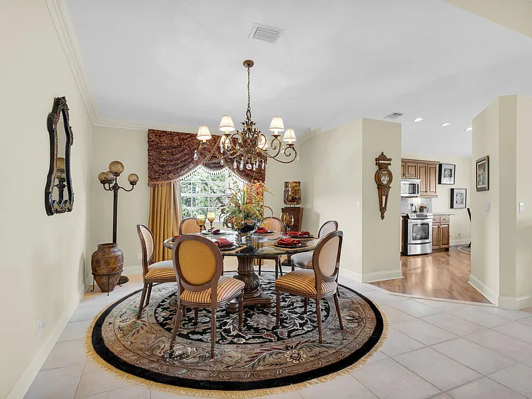 222 Legendary Cir — Photo 18