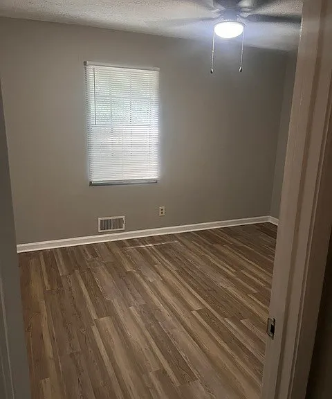 140 Hunters Ln #C — Photo 5