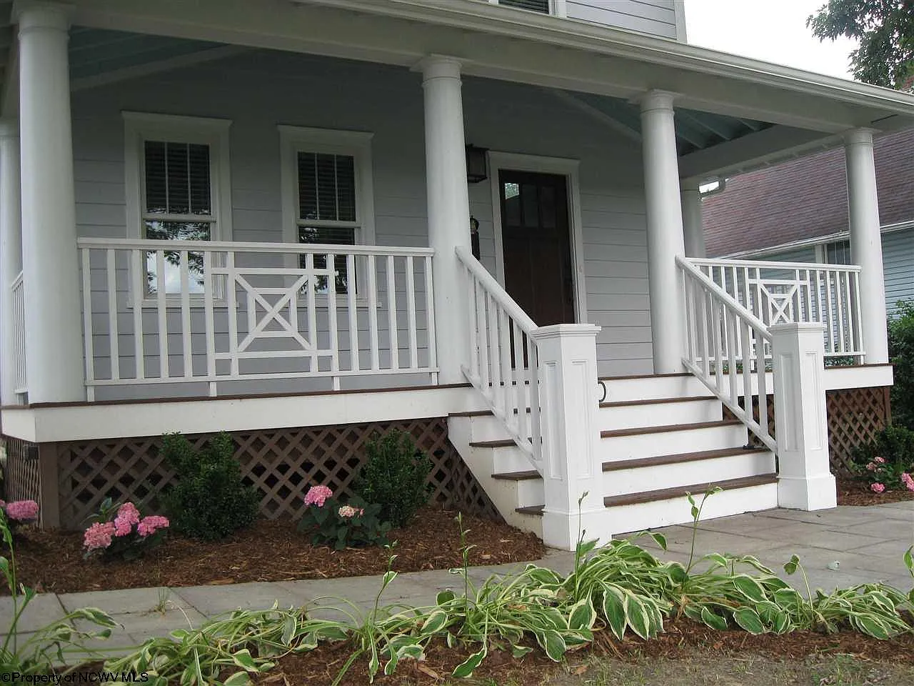 440 Junior Ave photo 1