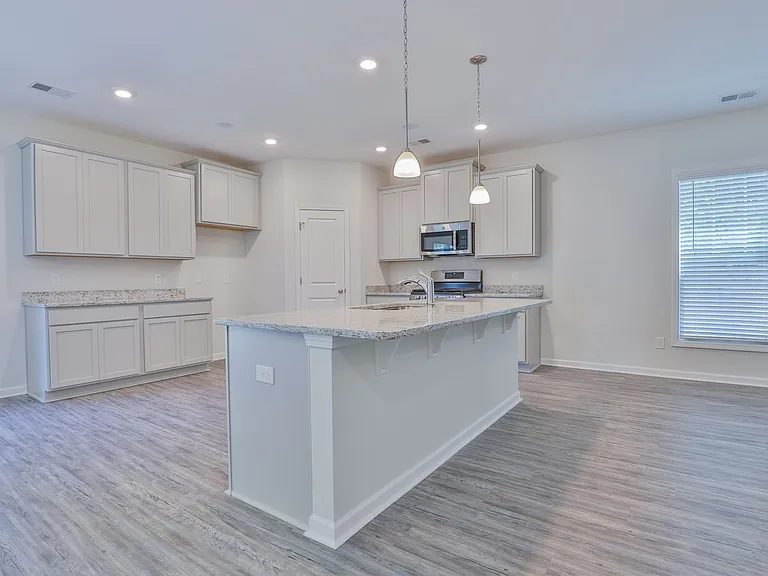 764 Shull St — Photo 9