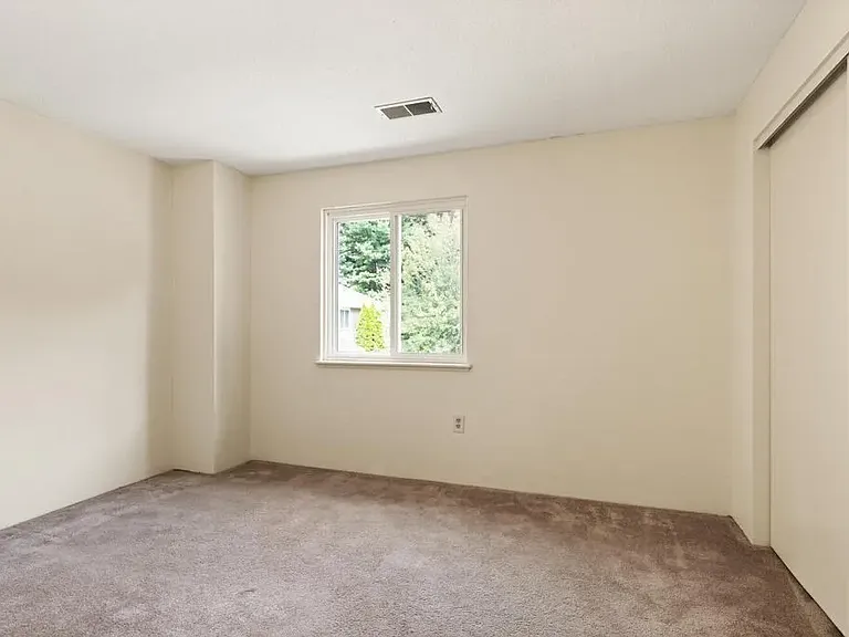 10 Silver Hill Ln — Photo 19